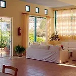 Di Hotel