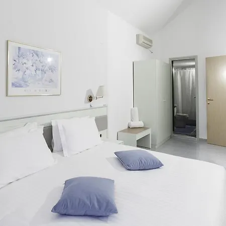 Hotel Di 3*